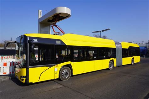 BVG Berlin rolls out the first articulated e-bus of its history