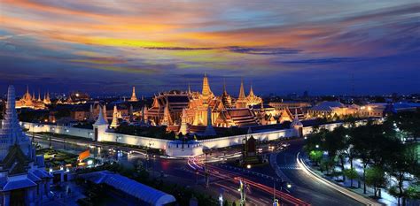 Top 8 Bangkok Temples and What to wear when visiting!