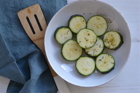 Grilled courgette salad - Anne Travel Foodie