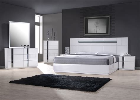 J&M Palermo Bedroom Set in White Lacquer and Chrome