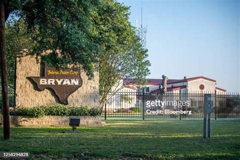 26 Federal Prison Camp Bryan Stock Photos, High-Res Pictures, and ...