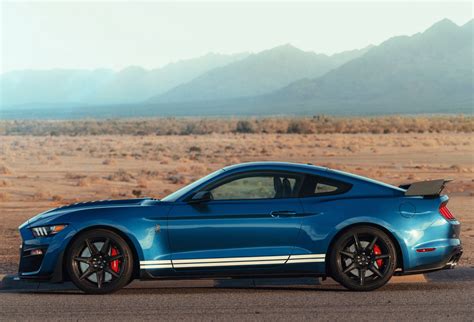 FORD Mustang Shelby GT500 Specs & Photos - 2019, 2020, 2021, 2022, 2023 ...