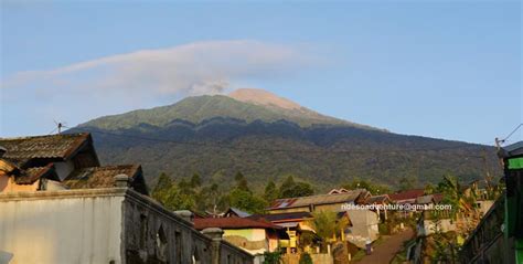 Mount Slamet (Gunung Slamet) Continue eruption with Mild Strombolian ...