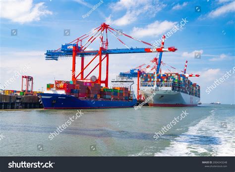 1,222 Feeder Ship Images, Stock Photos & Vectors | Shutterstock