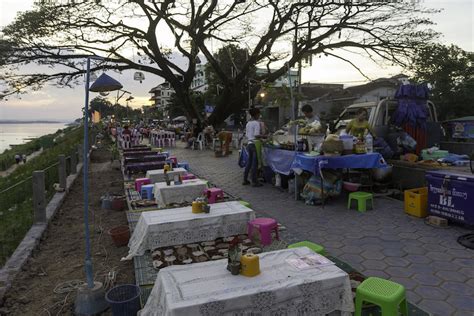 8 Most Popular Attractions in Vientiane (with Map & Photos) - Touropia