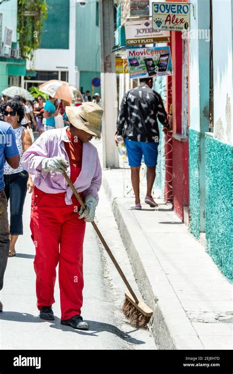 Cuban people lifestyle and culture Stock Photo - Alamy