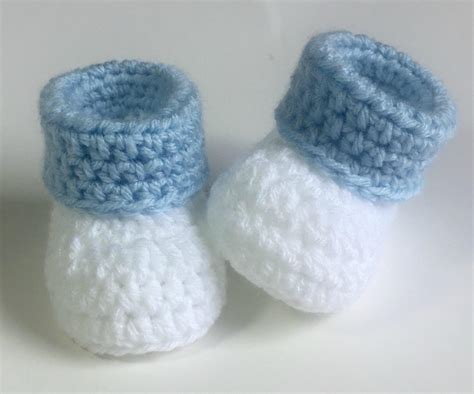 Easy Crochet Baby Booties – Crochet For Beginners