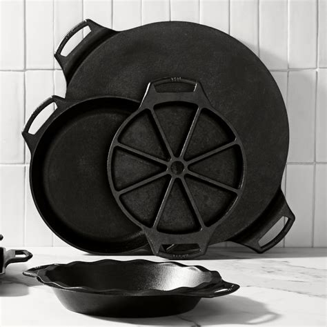 Lodge Bakeware Seasoned Cast Iron Pizza Pan | Williams Sonoma