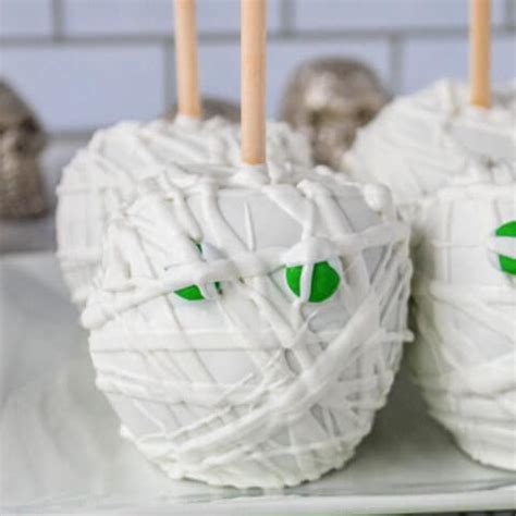 Halloween Candy Apples - Gluten Free White Chocolate Apples