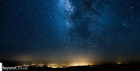 Milky Way Timelapse Video Will Mesmerize You