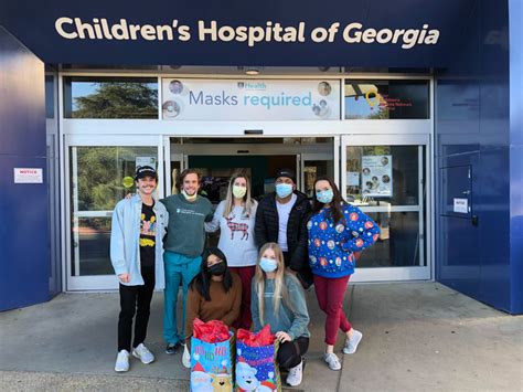 Augusta University nursing students deliver gifts to Children’s ...