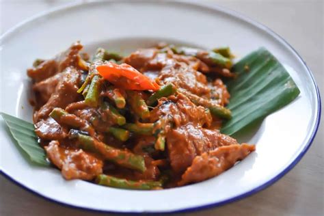 Succulent Burmese Pork Curry Recipe: Exploring Myanmar