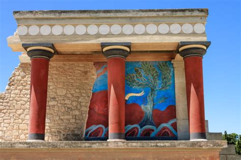 What to Know About Minoan Art