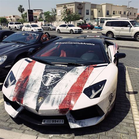 Dubai Desert Blogger: CRAZY SUPERCARS LINE UP IN DUBAI