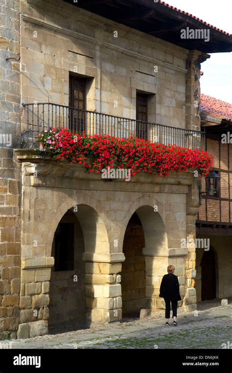 Spanish medieval architecture hi-res stock photography and images - Alamy