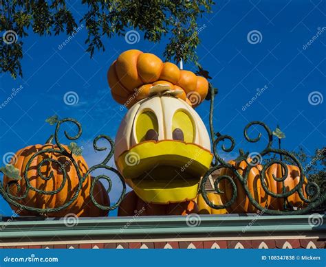 Donald Duck Pumpkin At Disneyland Halloween Editorial Image ...