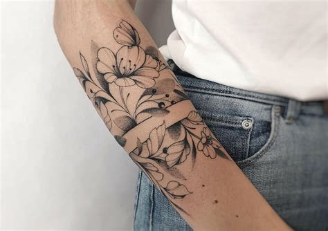 10 Best Flower Armband Tattoo Designs That Will Blow Your Mind