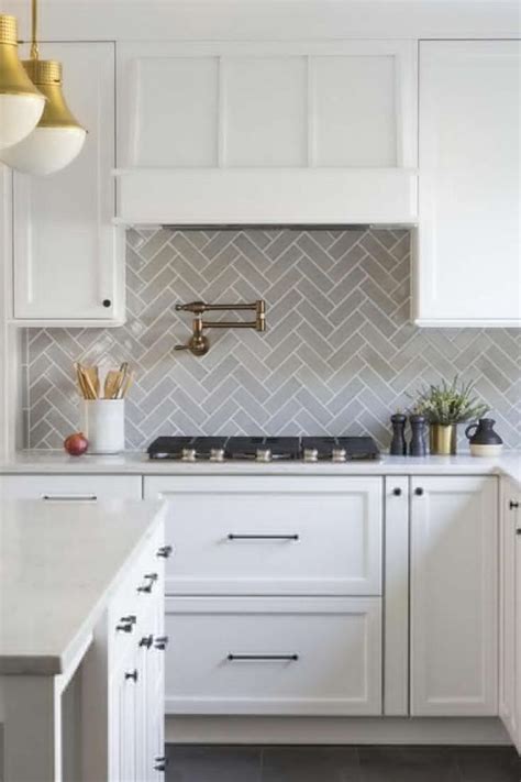 20+ Inspiring White Kitchen Backsplash Ideas - SWEETYHOMEE