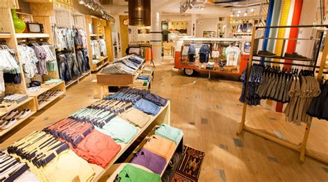 Retail Shop Design Ideas : Garment Boutiquestoredesign Cloth источник ...