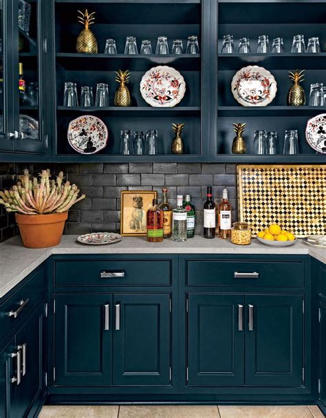 40 Kitchen Cabinet Hardware Ideas