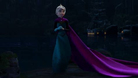 | elsa-frozen-trailer-elsa-scared-flee-3