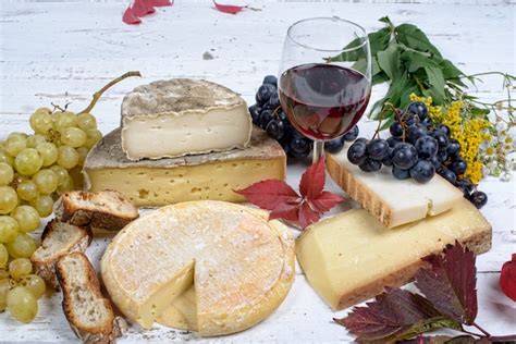 Premium Photo | French cheese platter