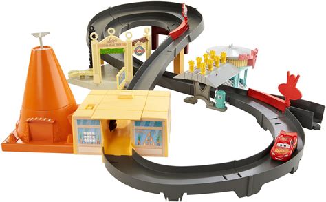 Mattel Disney-Pixar Cars Race Around Radiator Springs Play Set