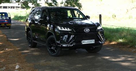 This all-black Toyota Fortuner to Legender conversion looks beautiful