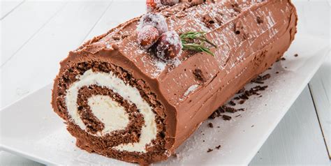 Best Bûche de Noël Recipe - How To Make Yule Log Cake for Christmas