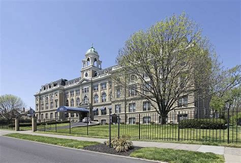 HANNAFORD SUITES - NEWPORT - Hotel Reviews (KY)