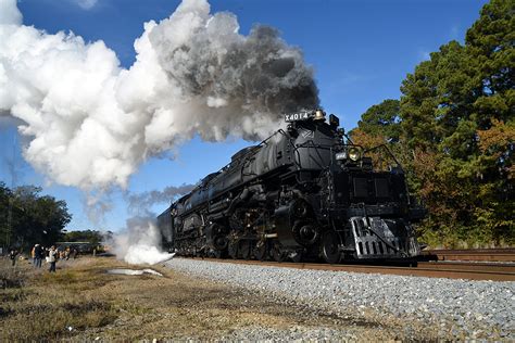 Big Boy etiquette: How to see Union Pacific Big Boy 4014 safely - Trains