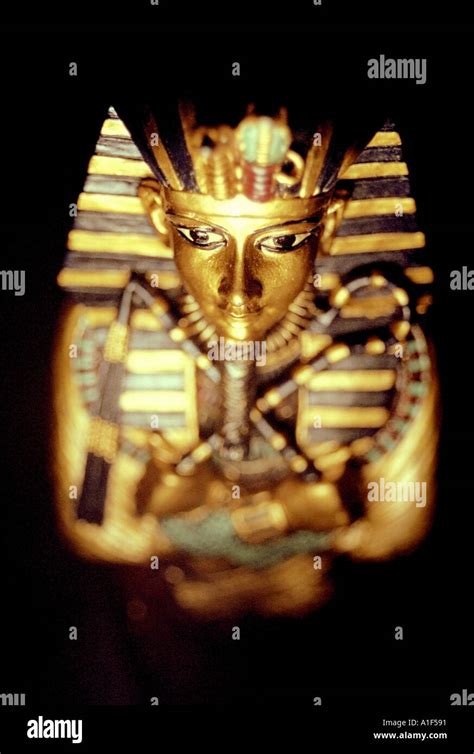 Replica of King Tut s coffin SIMILAR IMAGE A1F590 Stock Photo - Alamy