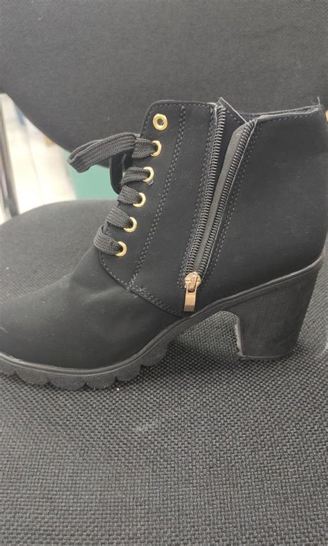 Dwarf boots, Women's Fashion, Footwear, Boots on Carousell