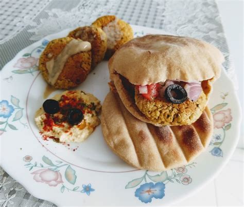 Hummus, Falafel With Pita Bread And Tahini Sauce - Zayka Ka Tadka