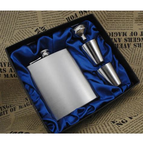 8ounce Stainless steel hip flask with stianless steel 4 cups and ...