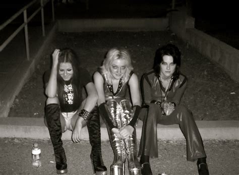 Behind The Scene of "The Runaways" - The Runaways Movie Photo (11335387 ...