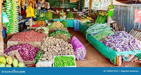 Vegetables and fruits editorial photography. Image of store - 100031232