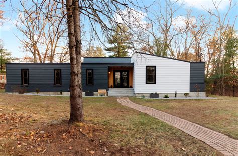 Home of Week: North Attleborough ranch goes mid-century modern