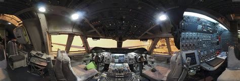 Boeing 747 200 Cockpit