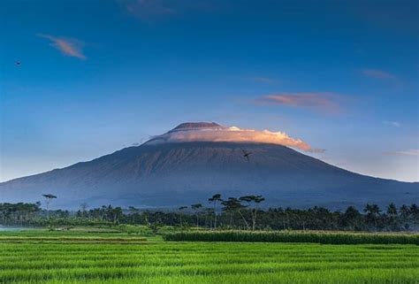 Gunung Slamet, Nikmati Samudera Awan Diatas Ketinggian ...