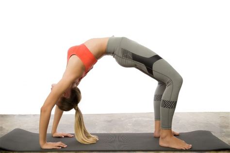 Chakrasana Wheel Pose Steps And Benefits Sarvyoga Yoga - Riset