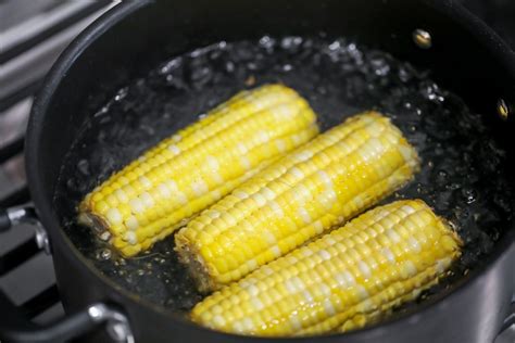 Tips and Tricks for Boiling Corn on the Cob | Lil' Luna