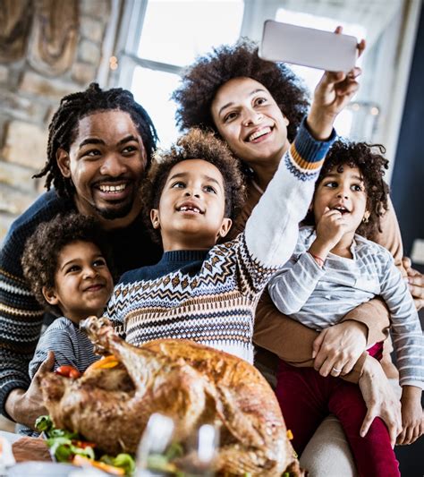 Thanksgiving Family Pictures: Ideas To Capture The Perfect Photo