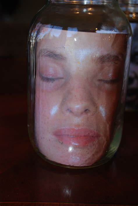 Head in a Jar illusion