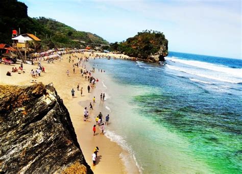 Indahnya Pantai Parangtritis Yogyakarta, Wisata Bahari yang Menyejukkan ...