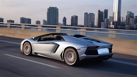 Lamborghini Aventador Roadster - Pictures, Videos