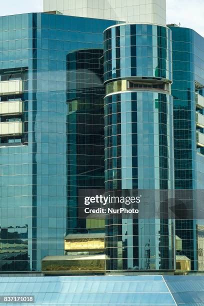 55 Mall Of The Emirates (Dubai Metro) Stock Photos, High-Res Pictures ...