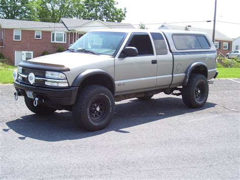 Chevrolet S10 Zr2 4x4 - reviews, prices, ratings with various photos