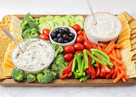 How To Make An Easy Veggie Tray | Somewhat Simple