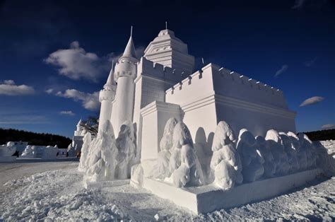 16 Impressive Snow Sculptures